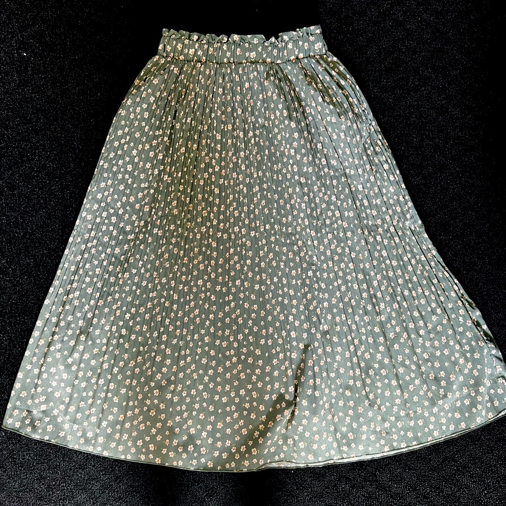Midi Pleated Skirt with Floral Detail